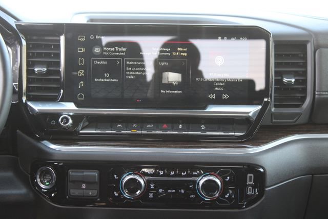 Used 2025 GMC Sierra 1500 Elevation w/ Preferred Package image 24