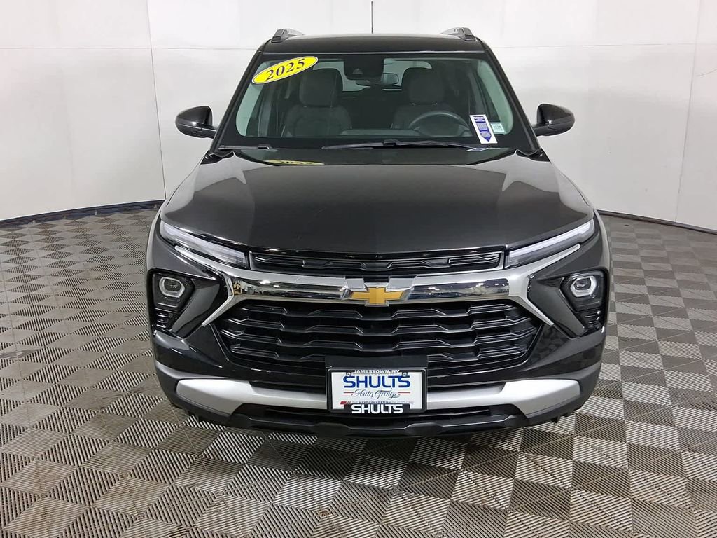 Used 2025 Chevrolet TrailBlazer LT image 4