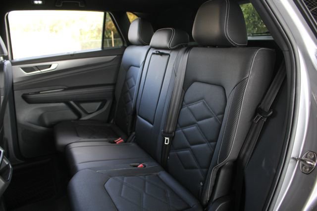 Used 2025 Volkswagen Atlas Cross Sport SE w/ Panoramic Sunroof Package image 33