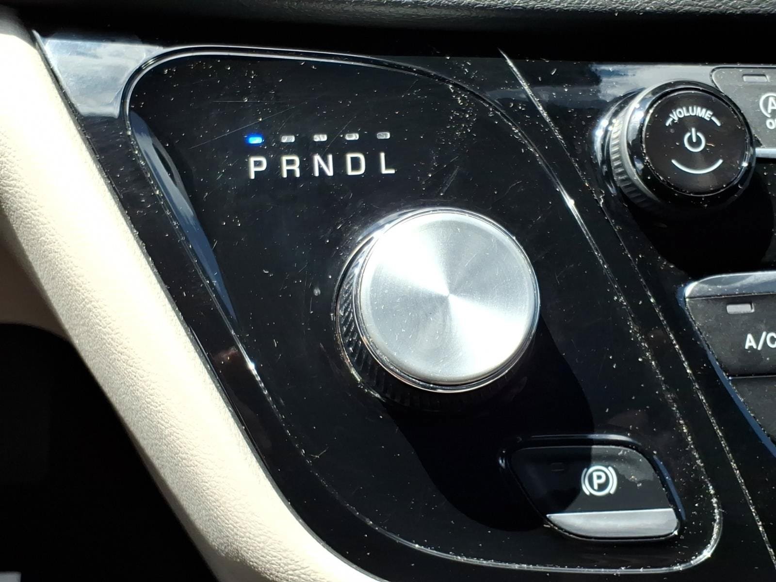 Used 2024 Chrysler Pacifica Touring-L FWD image 24