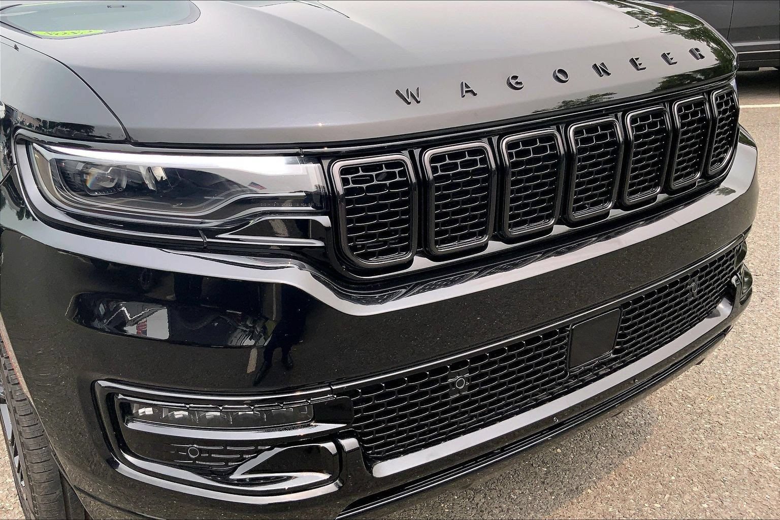 Certified 2025 Jeep Wagoneer Series II w/ Premium Group I AWD/4WD image 25