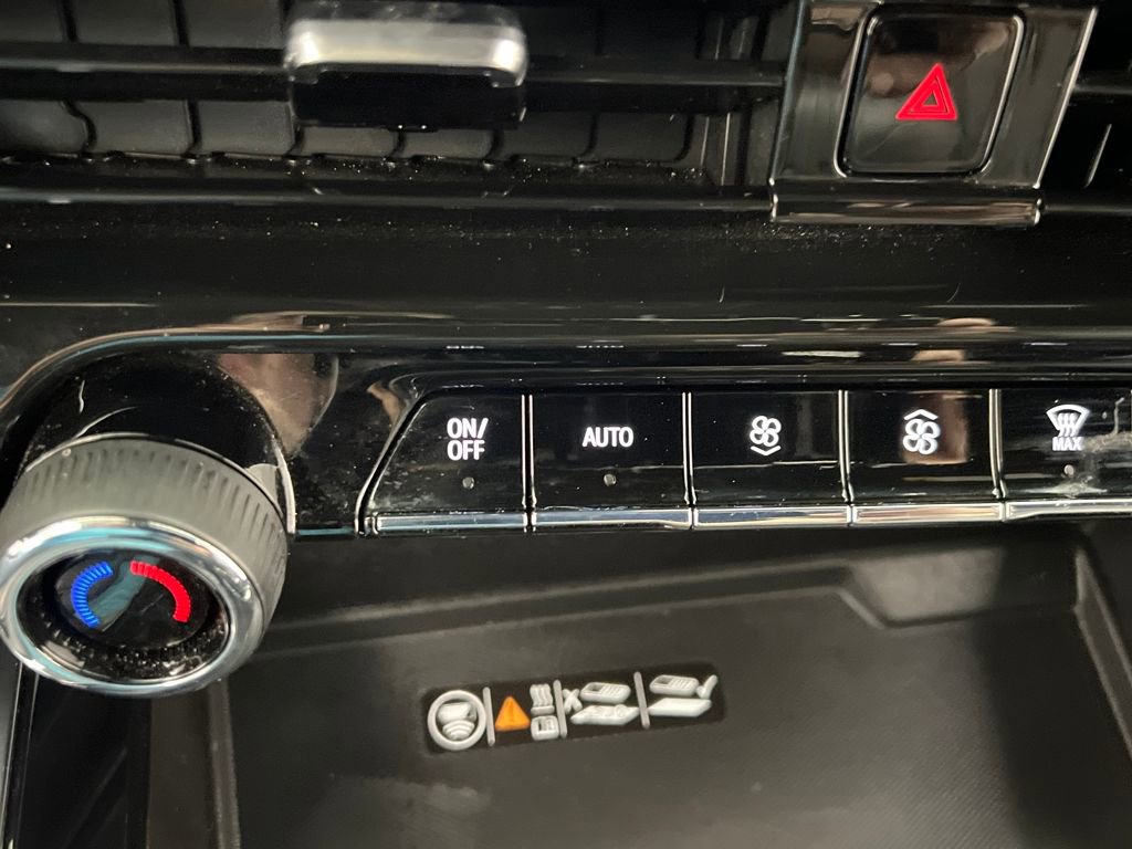 Used 2025 Chevrolet Suburban Z71 image 53