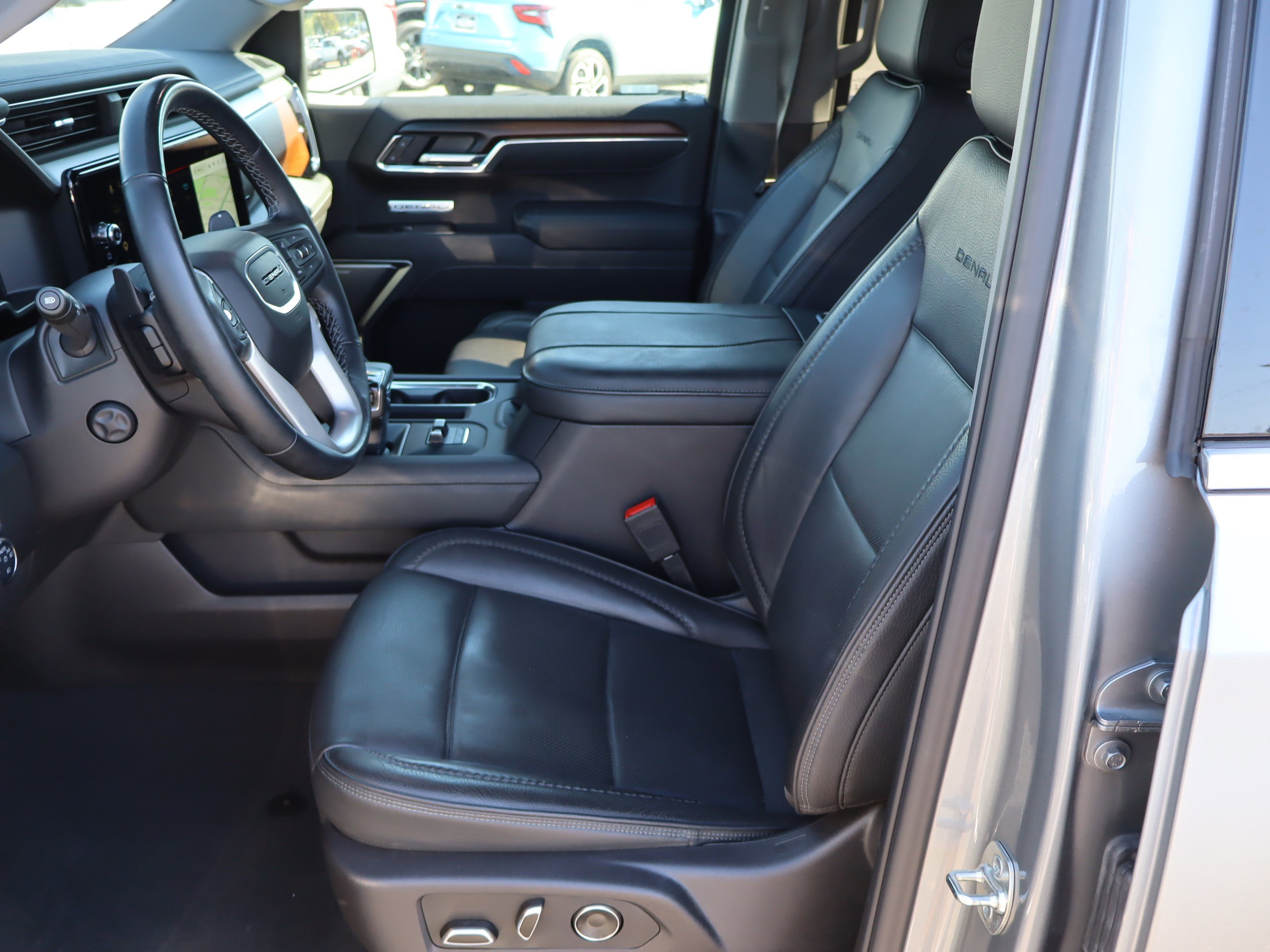 Used 2025 GMC Sierra 1500 Denali w/ Denali Reserve Package AWD/4WD image 20