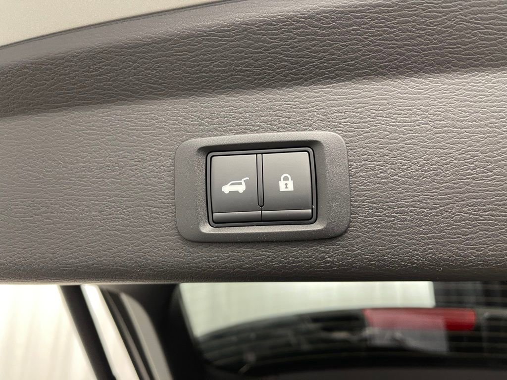 New 2025 Mitsubishi Outlander SE image 34