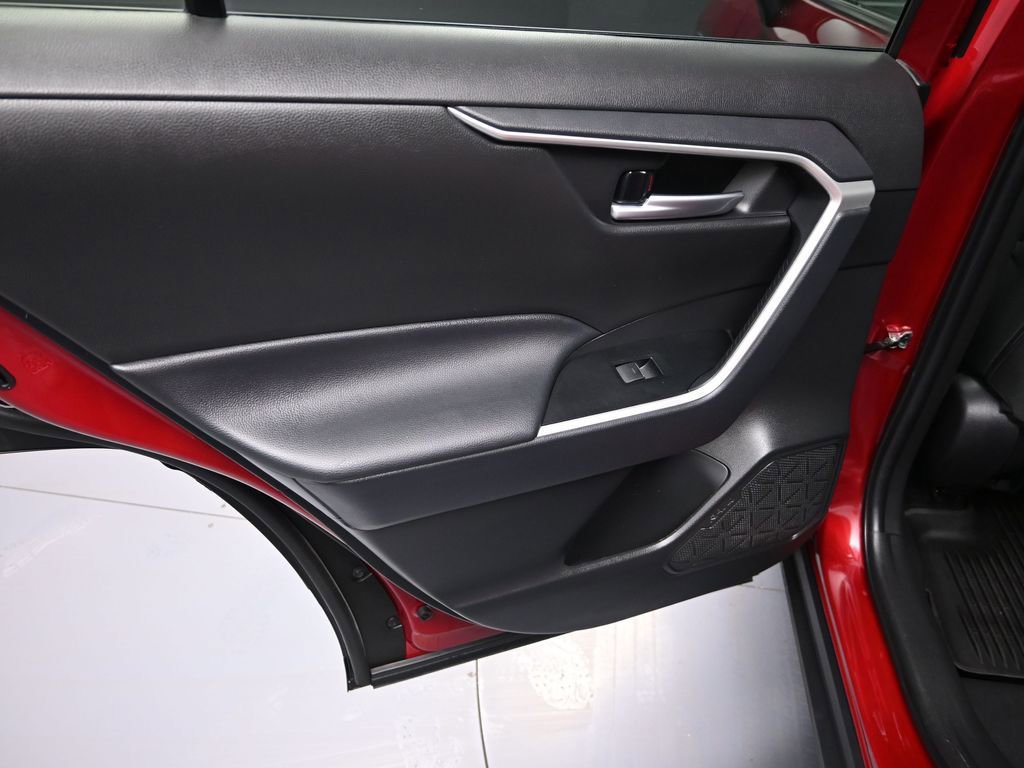 Used 2025 Toyota RAV4 XLE w/ Convenience Package image 29
