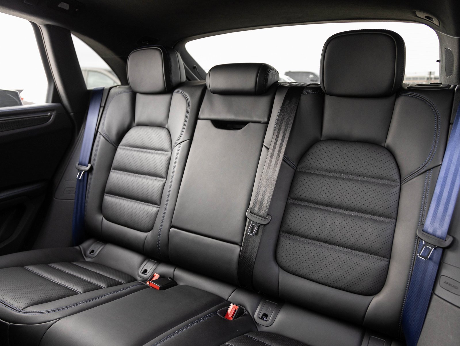 New 2026 Porsche Macan GTS image 29