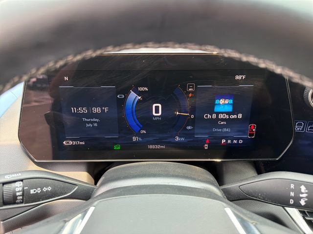 Certified 2024 Chevrolet Equinox EV LT FWD image 17