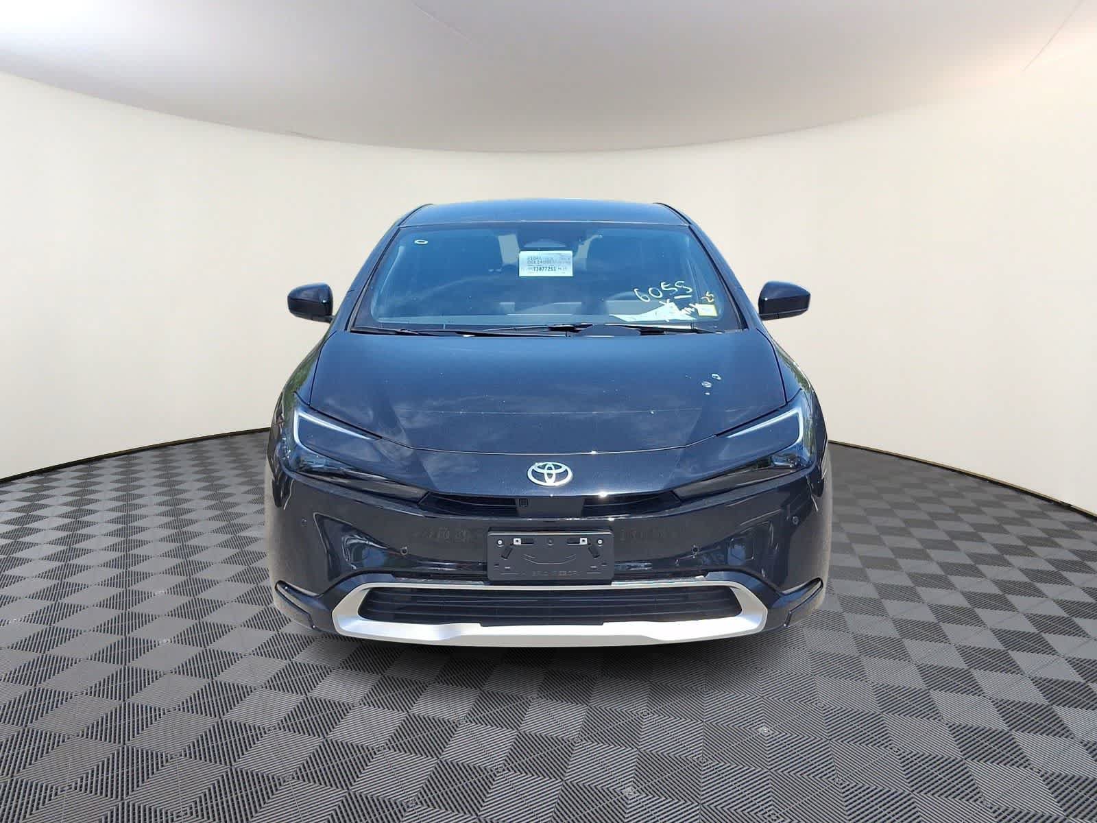 New 2026 Toyota Prius Plug-In Hybrid FWD image 2