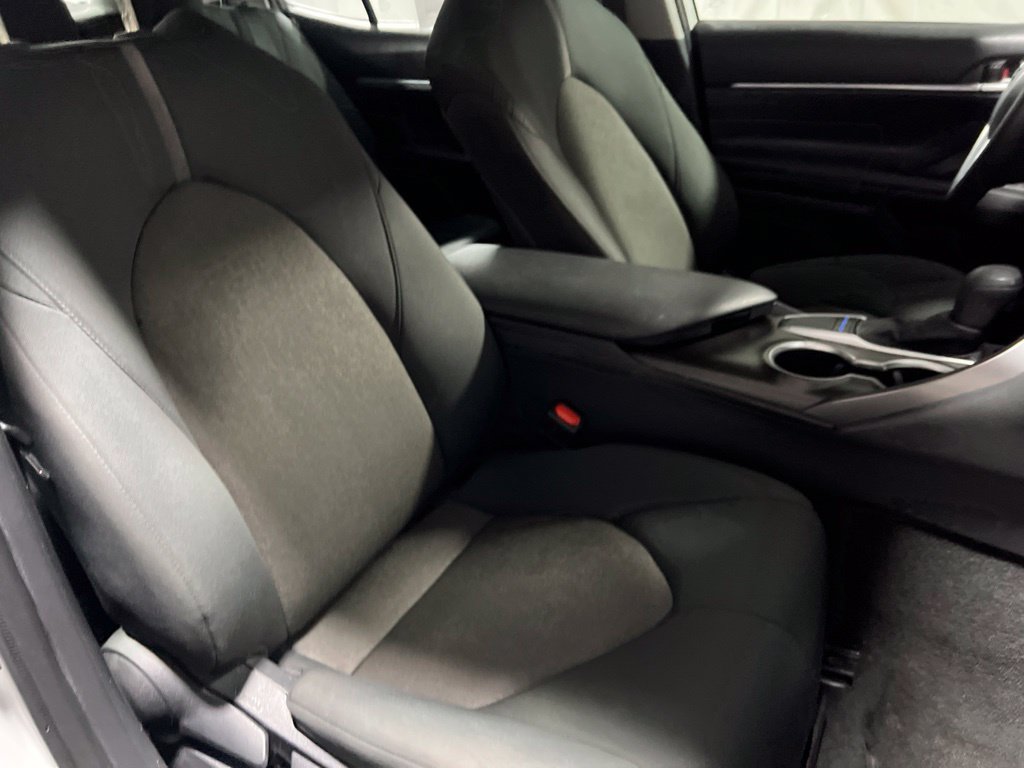 Used 2024 Toyota Camry LE FWD image 9