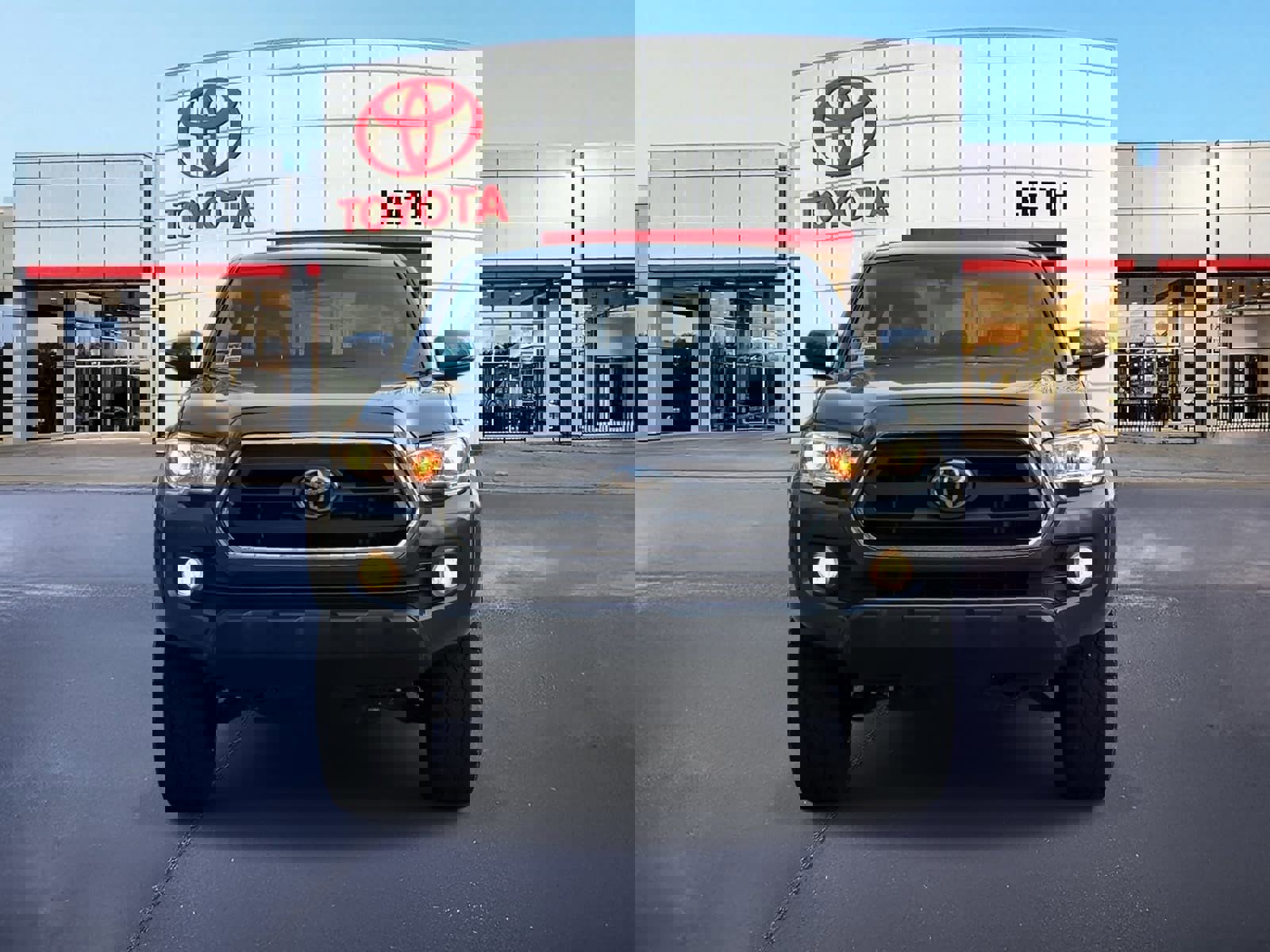 Used 2023 Toyota Tacoma SR5 image 2