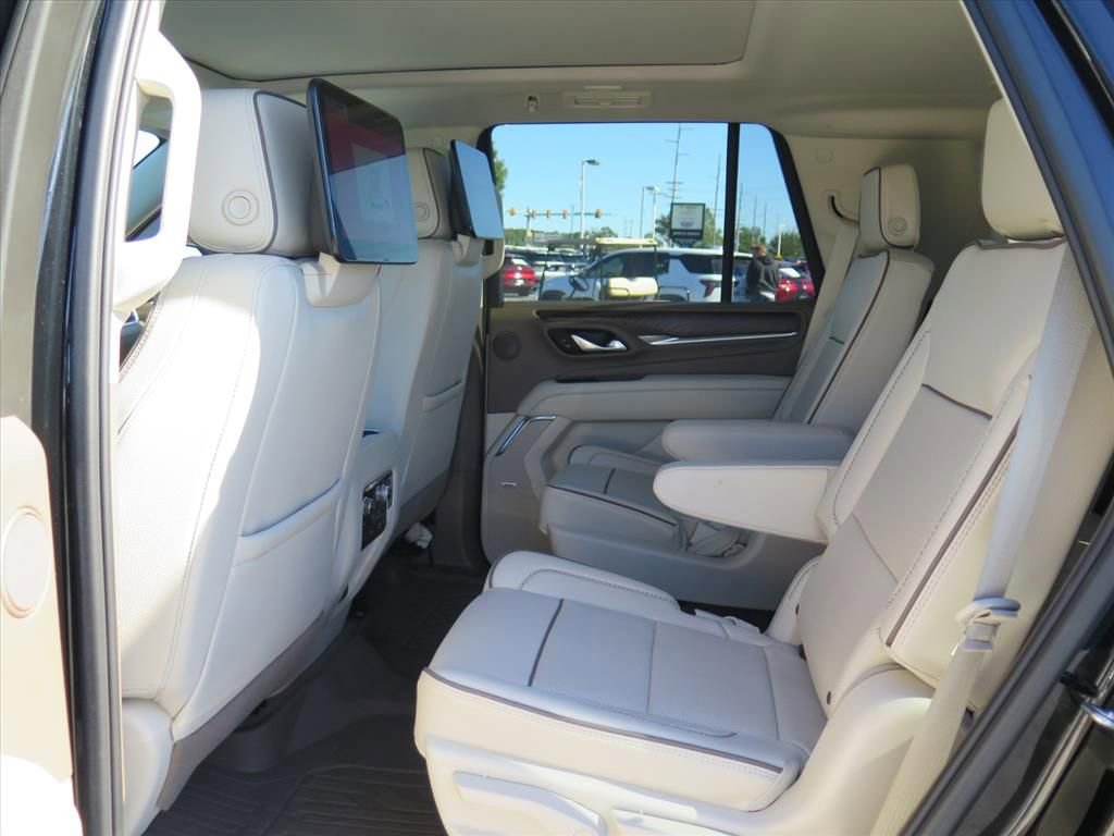 Used 2023 GMC Yukon Denali w/ Denali Reserve Package image 24