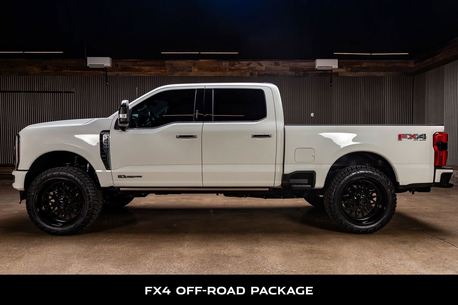 Used 2024 Ford F250 Platinum w/ FX4 Off-Road Package AWD/4WD image 6