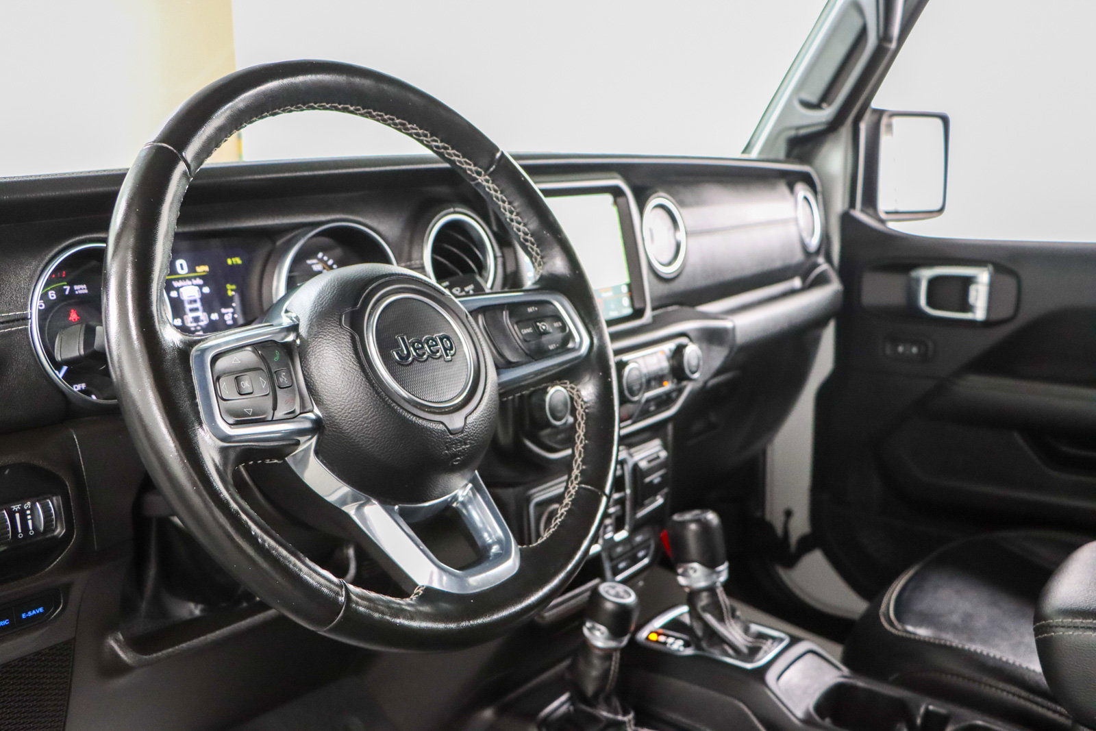 Used 2022 Jeep Wrangler Unlimited Sahara w/ Cold Weather Group image 24