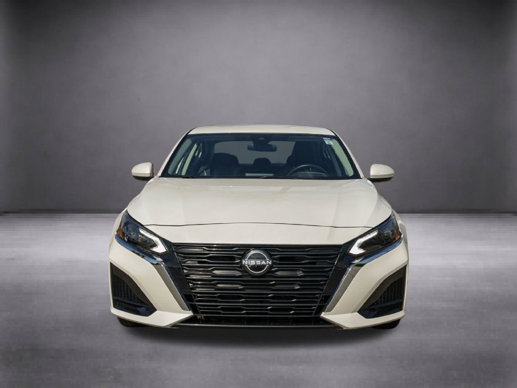 Used 2023 Nissan Altima 2.5 SV FWD image 11
