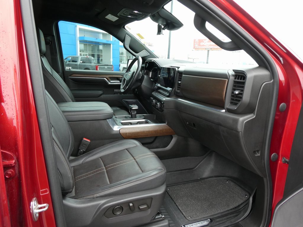 Used 2023 Chevrolet Silverado 1500 High Country w/ Technology Package image 16