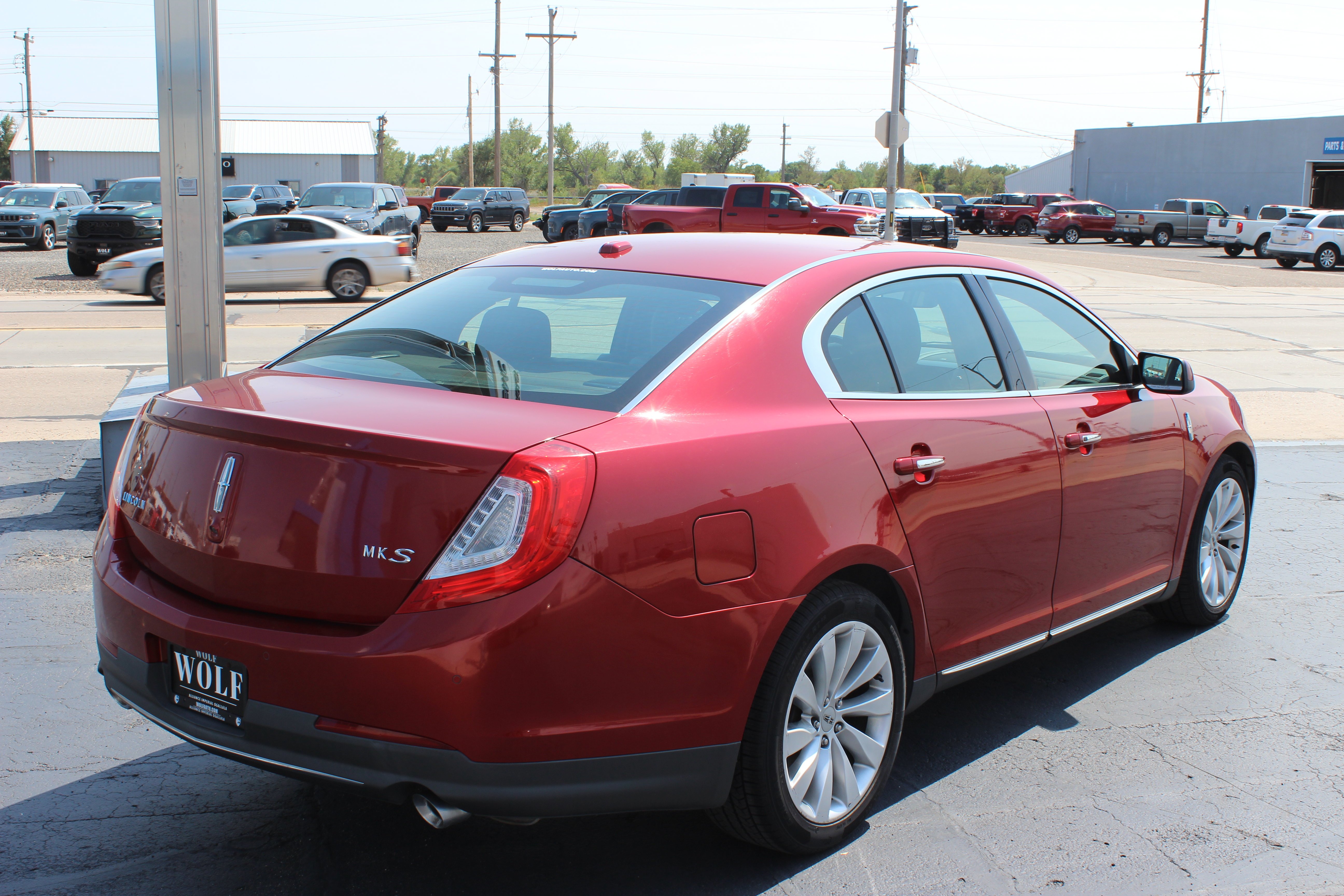 Used 2013 Lincoln MKS FWD image 8