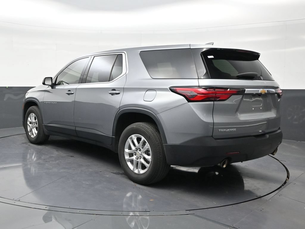 Used 2023 Chevrolet Traverse LS FWD image 3