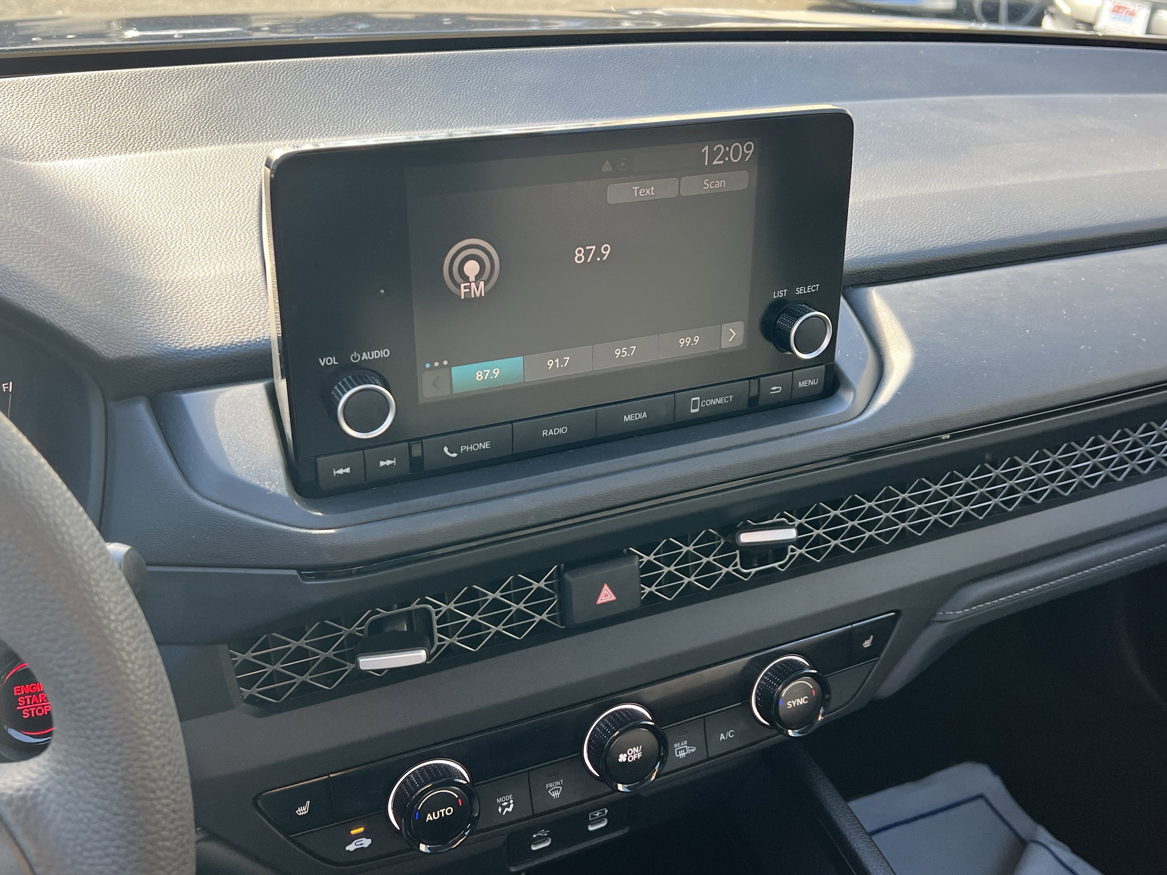 Certified 2023 Honda Accord EX image 22