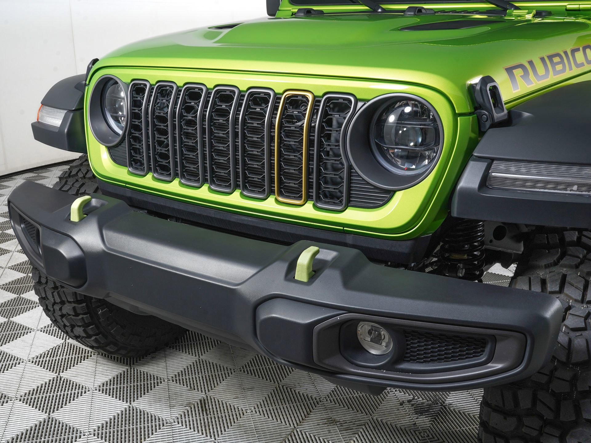 Used 2025 Jeep Wrangler Unlimited Rubicon w/ Convenience Group AWD/4WD image 26