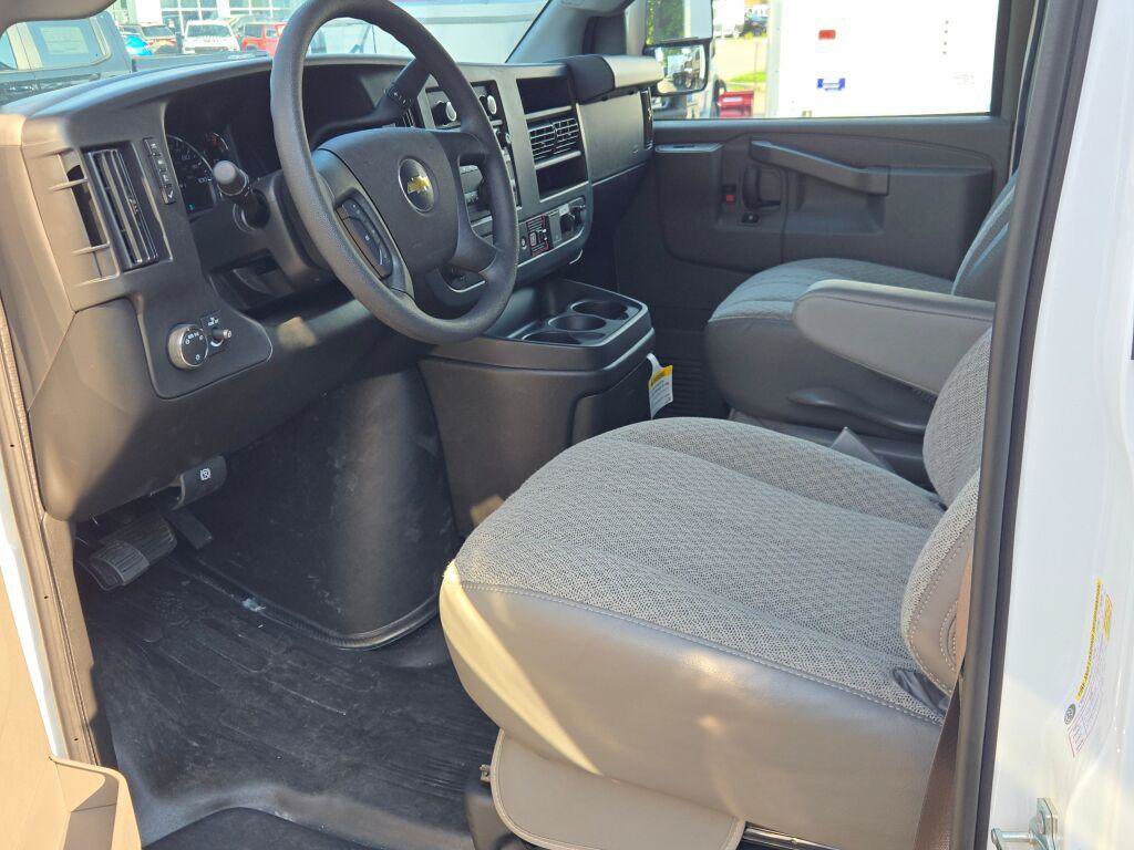 New 2026 Chevrolet Express 3500 w/ Power Convenience Package RWD image 20