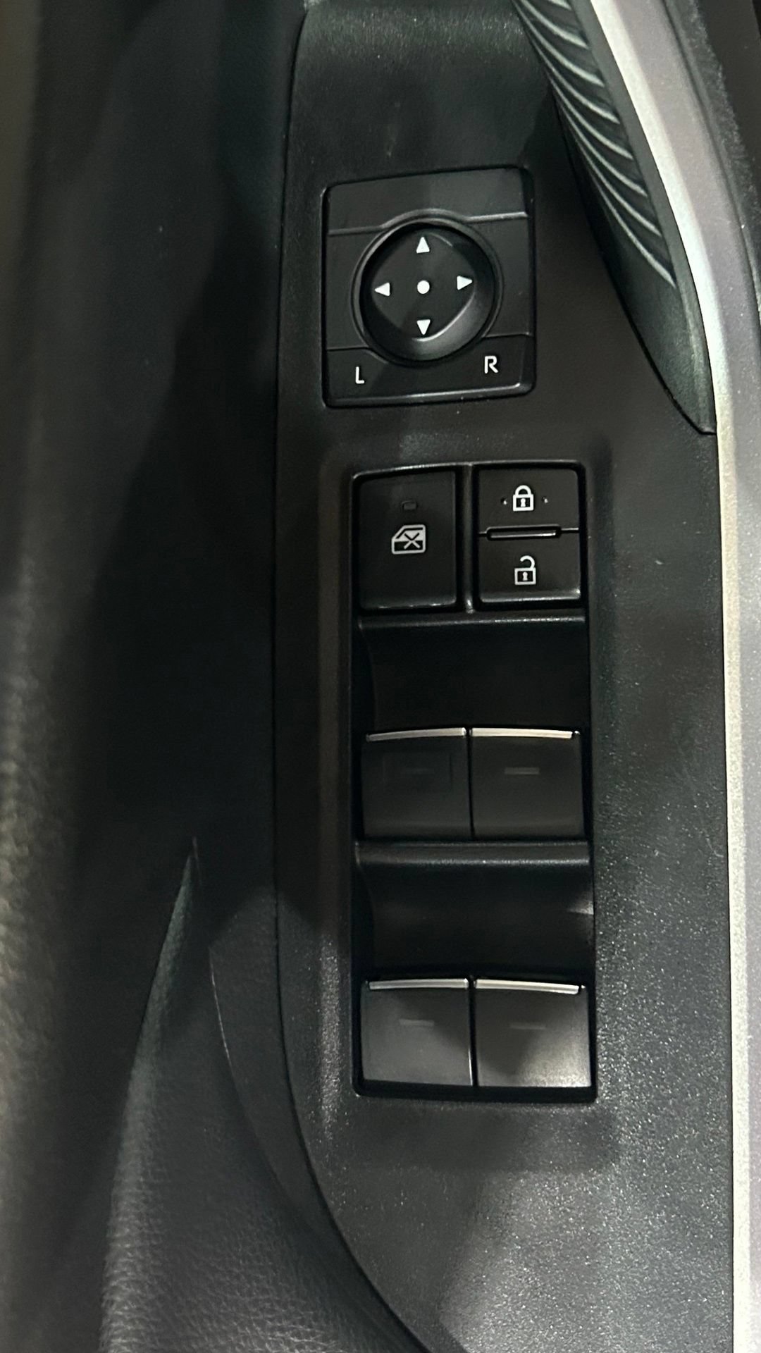 Used 2022 Toyota RAV4 XLE w/ Convenience Package AWD/4WD image 37