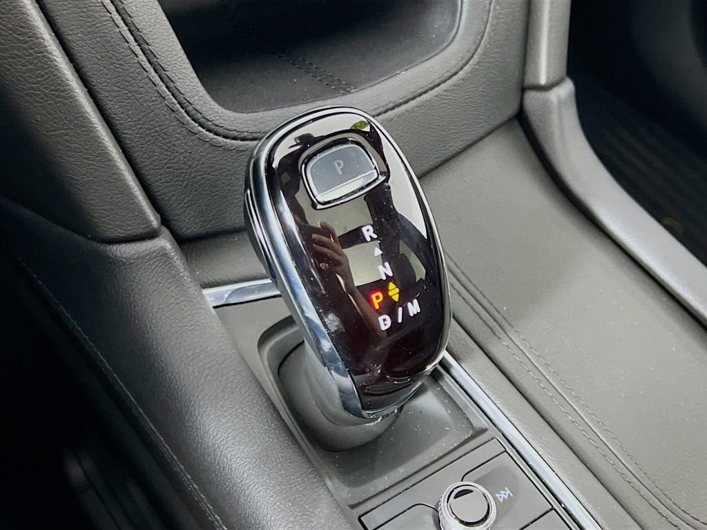 Used 2024 Cadillac XT6 Premium Luxury w/ Technology Package image 17