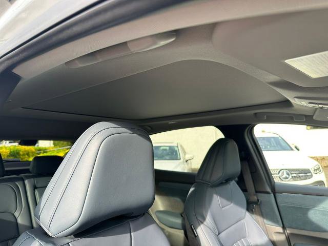 Certified 2025 Nissan Ariya Platinum image 21