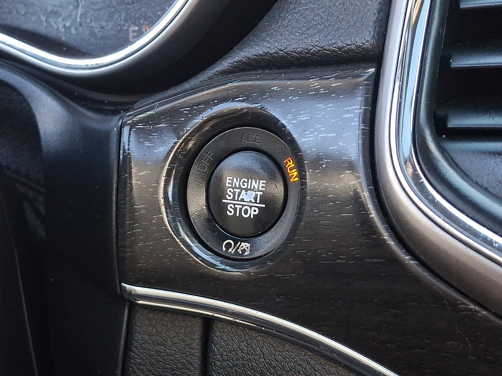 Used 2018 Jeep Grand Cherokee Limited AWD/4WD image 25