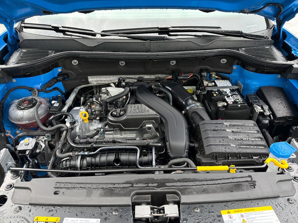 Certified 2025 Volkswagen Taos SE AWD/4WD image 24