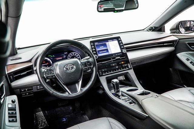 Used 2021 Toyota Avalon XLE w/ Moonroof Package image 5