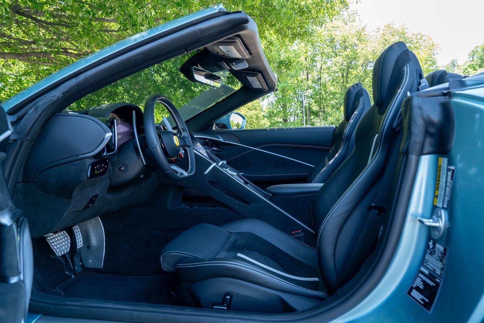 Used 2024 Ferrari Roma Spider RWD image 33