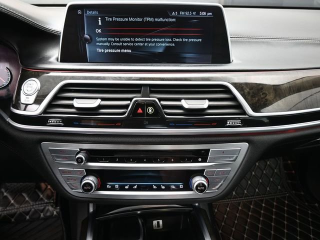 Used 2016 BMW 740i image 6