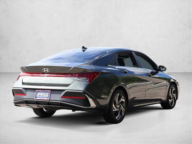 Used 2026 Hyundai Elantra Limited FWD image 5
