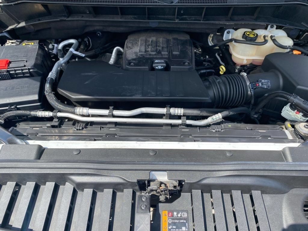 Used 2022 Chevrolet Silverado 1500 LT AWD/4WD image 10