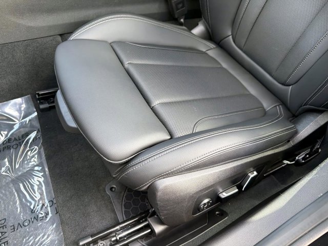 Used 2025 BMW 330i 330i image 17