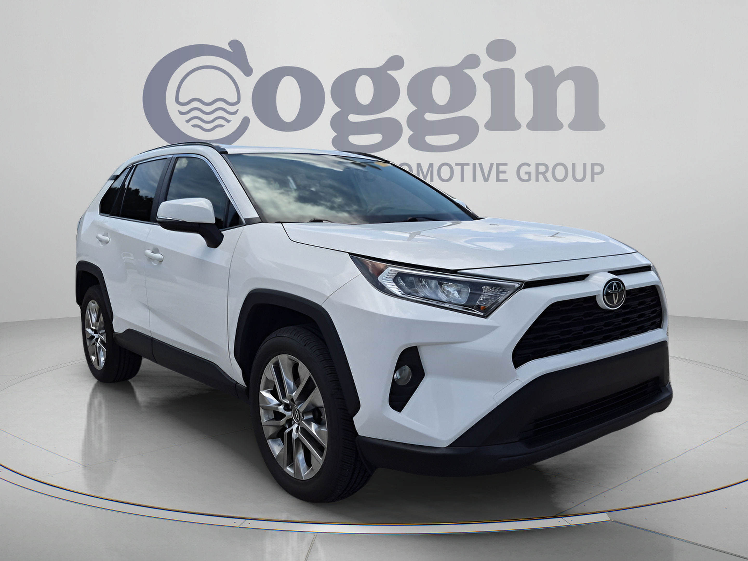 Used 2019 Toyota RAV4 XLE Premium FWD image 8