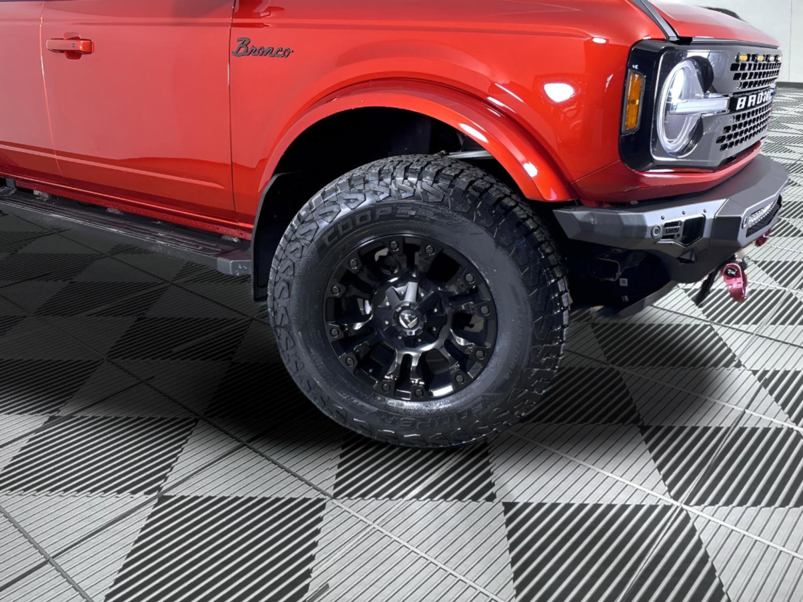 Used 2022 Ford Bronco Outer Banks image 9