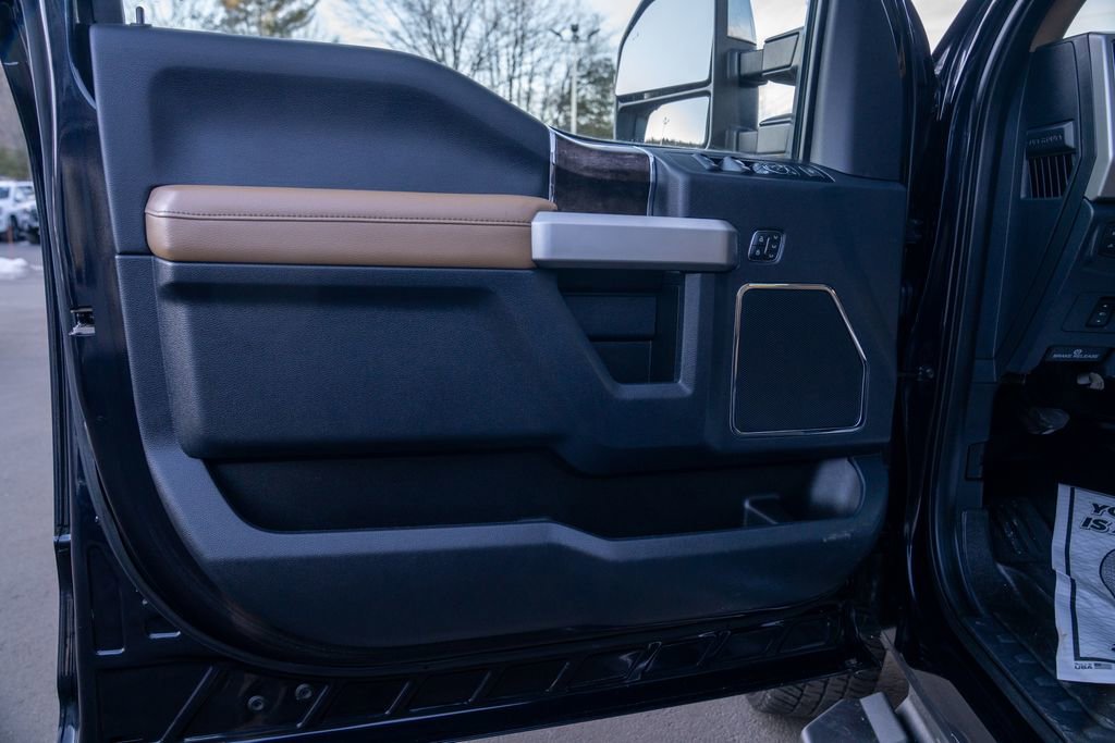 Used 2022 Ford F250 Lariat w/ Chrome Package image 18