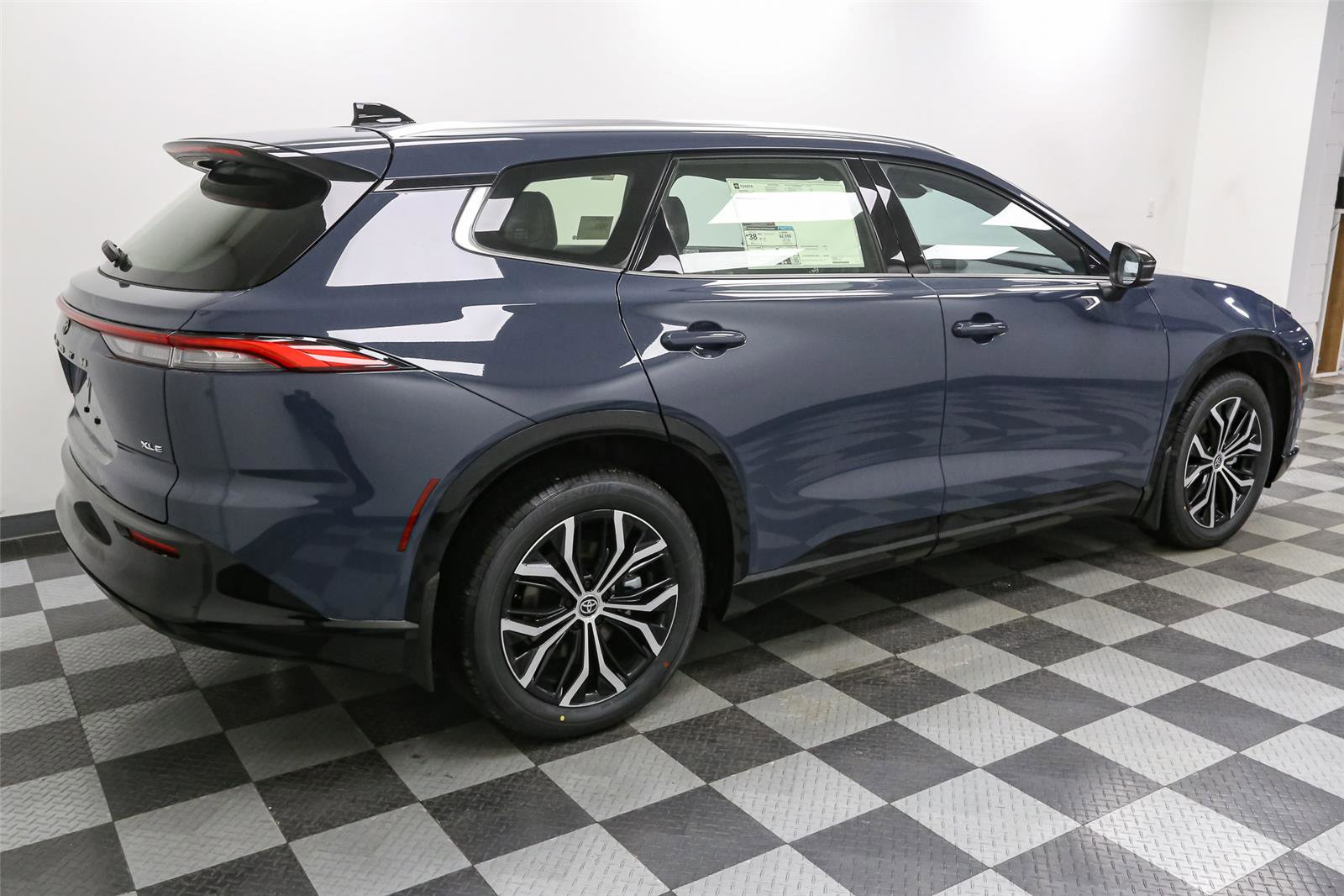 New 2025 Toyota Crown Signia image 8