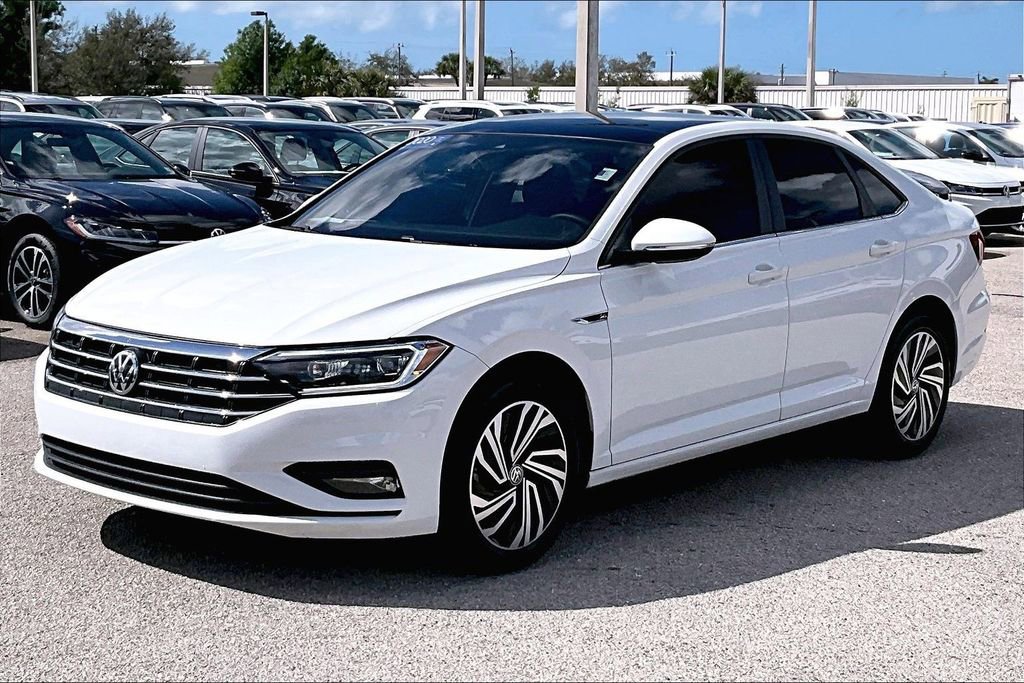 Certified 2020 Volkswagen Jetta SEL Premium image 9