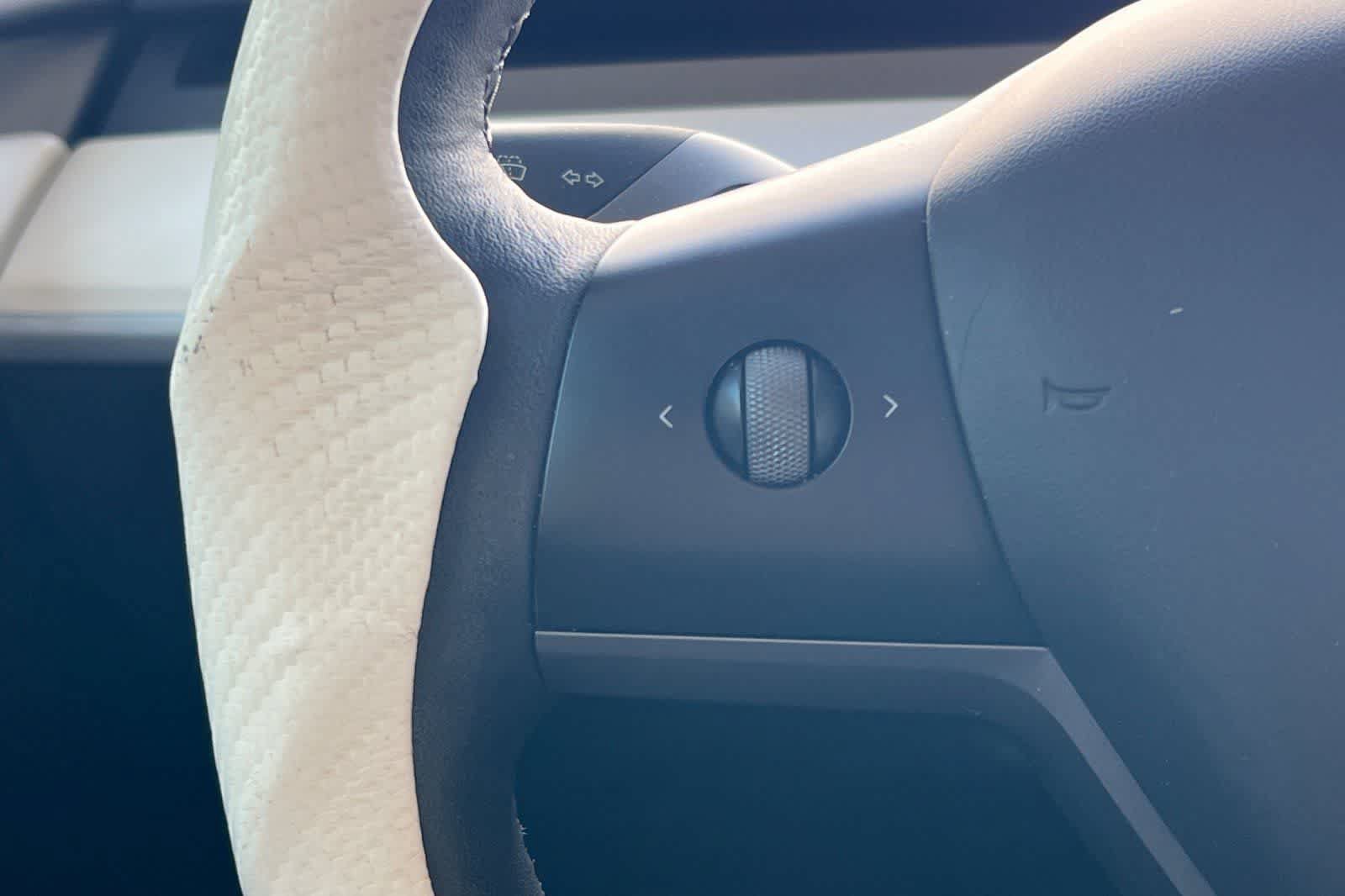 Used 2023 Tesla Model 3 Standard Range RWD image 30
