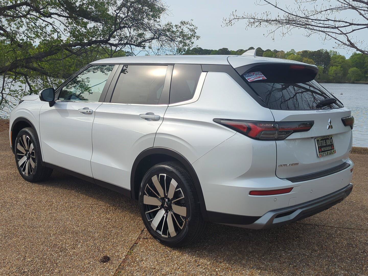 New 2026 Mitsubishi Outlander SE AWD/4WD image 5
