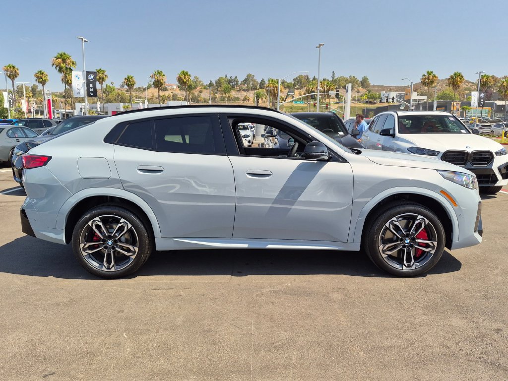 New 2026 BMW X2 xDrive28i w/ Technology Package AWD/4WD image 3
