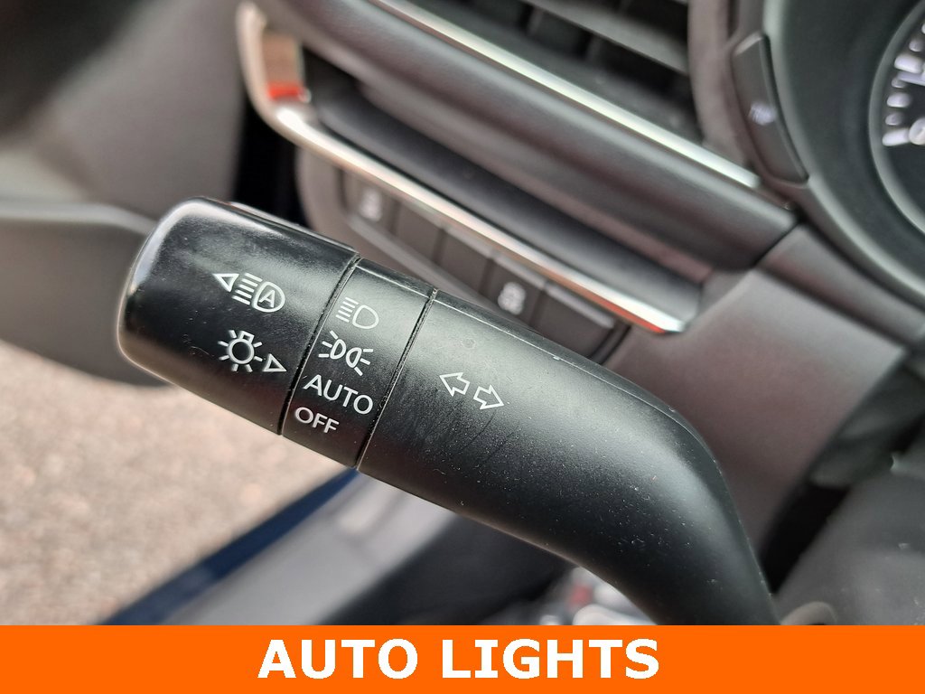 Used 2023 MAZDA MAZDA3 s image 12