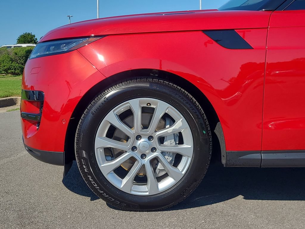 Used 2025 Land Rover Range Rover Sport AWD/4WD image 9