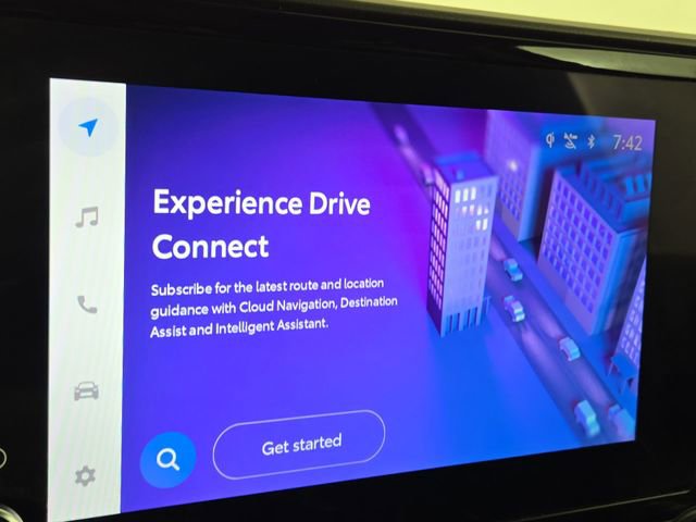 Used 2025 Toyota Highlander XLE image 19