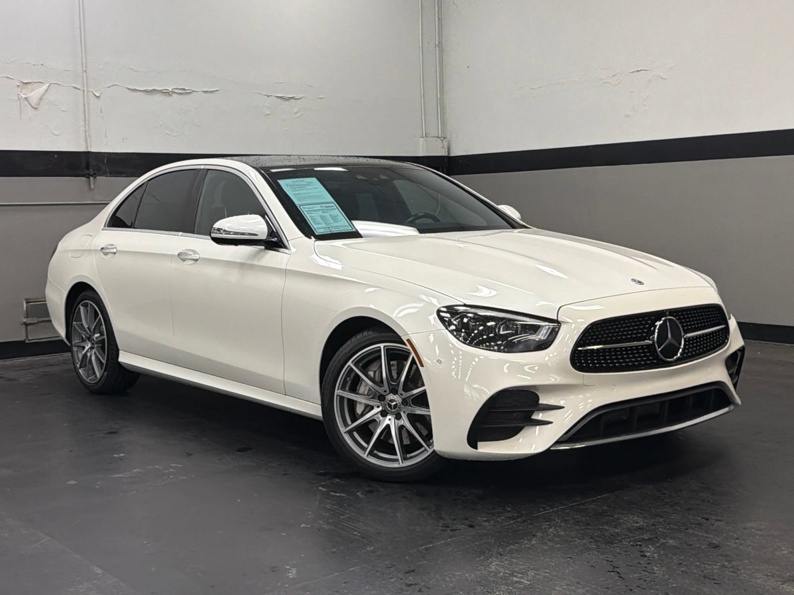 Used 2022 Mercedes-Benz E 450 4MATIC Sedan image 2