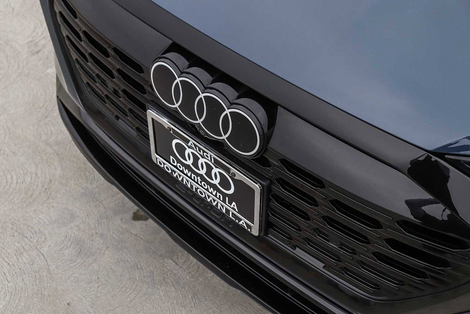 Used 2024 Audi Q8 e-tron Premium Plus w/ Premium Plus Package AWD/4WD image 8