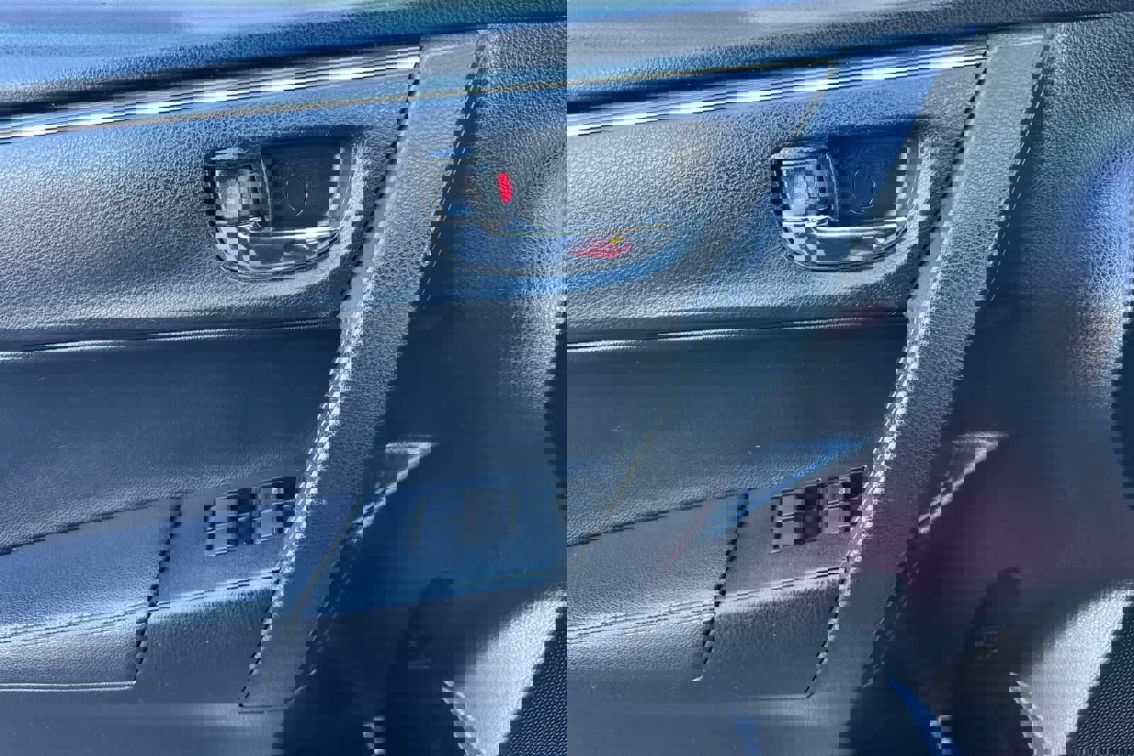 Used 2017 Toyota Corolla XLE image 12