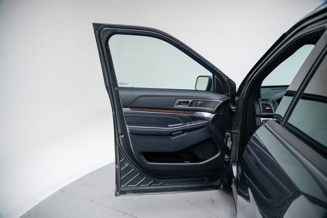 Used 2017 Ford Explorer Limited w/ Equipment Group 301A image 22